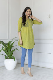 Women Green printed 3/4th sleeve cotton tunic