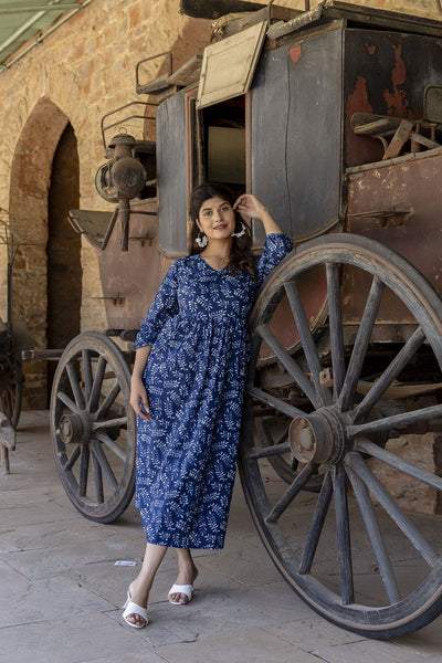 Women Indigo Blue Printed Dress With Three Quarter Sleeves
