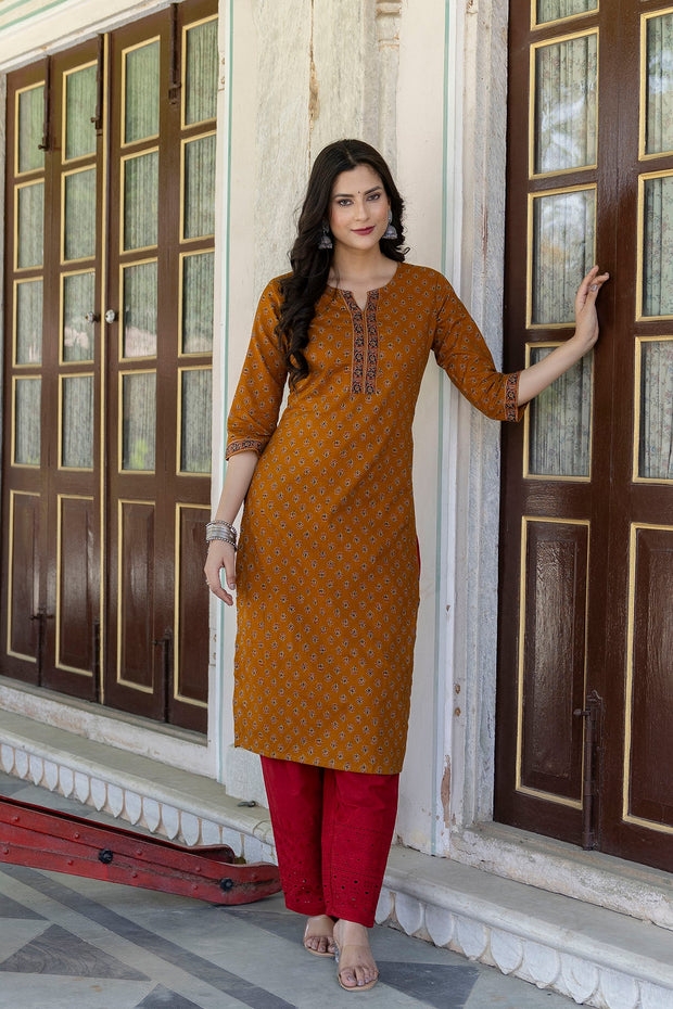 Women Mustrad Ethnic Printed Straight Kurta with Three Quarter Sleeves