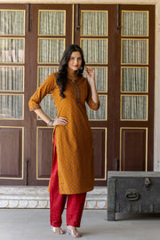 Women Mustrad Ethnic Printed Straight Kurta with Three Quarter Sleeves