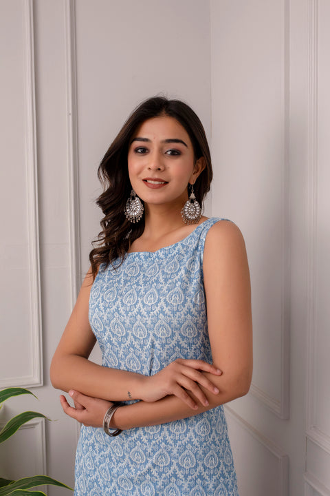 Women Blue Ethnic Straight Sleeveless Kurta