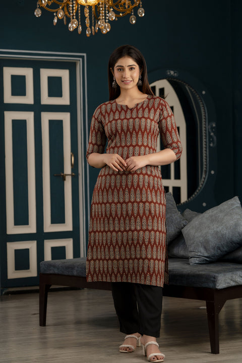 Women Maroon Printed Straight Kurta With Three Quarter Sleeves