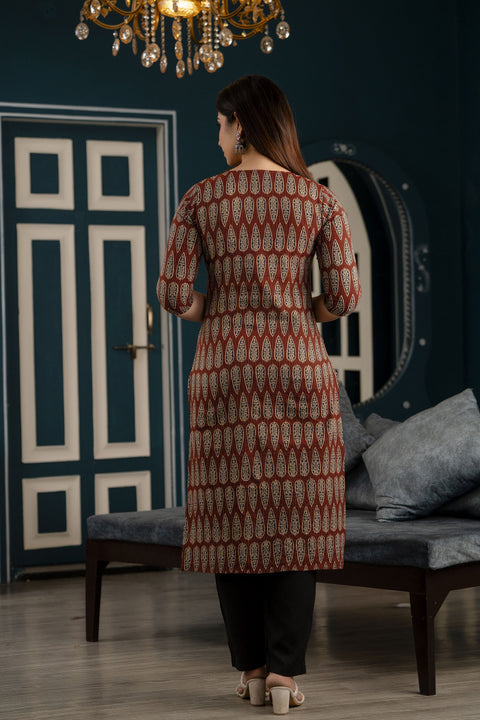 Women Maroon Printed Straight Kurta With Three Quarter Sleeves