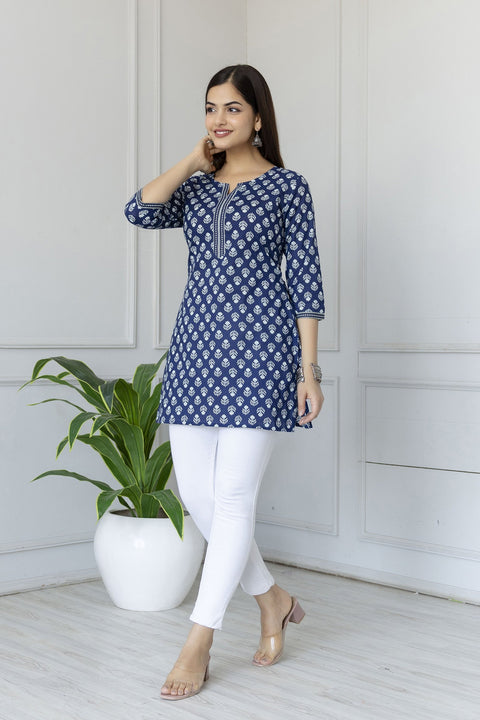 Women Blue Straight Tunic With Three Quaretr Sleeves