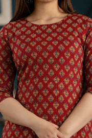Women Maroon Printed Straight Kurta With Three Quarter Sleeves