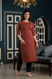 Women Maroon Printed Straight Kurta With Three Quarter Sleeves