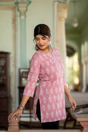 Women Pink Straight Tunic With Three Quaretr Sleeves