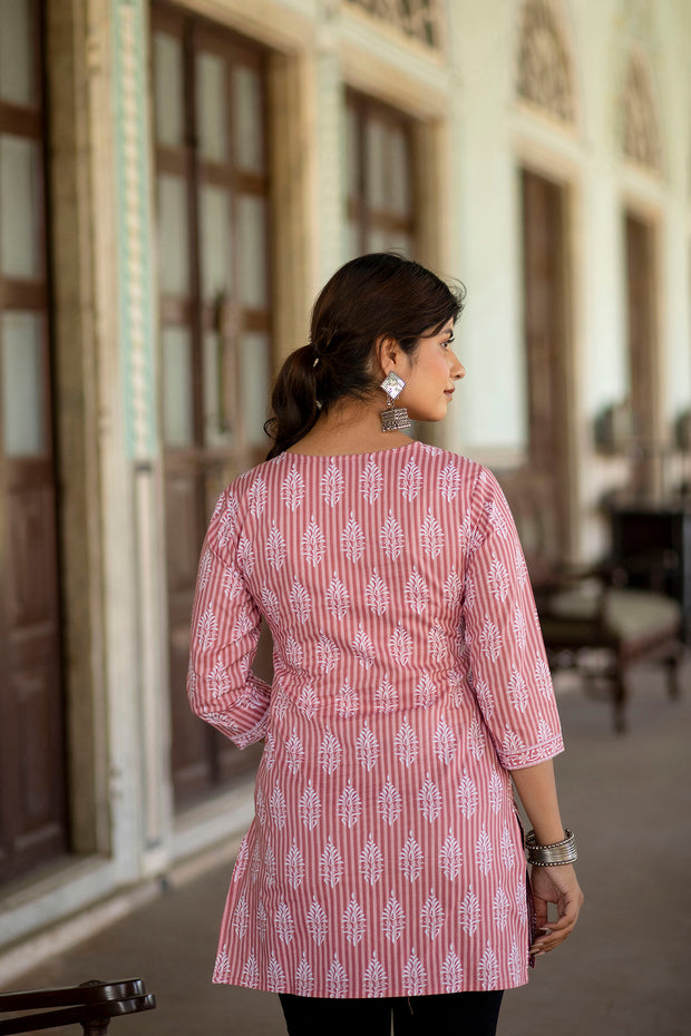 Women Pink Straight Tunic With Three Quaretr Sleeves