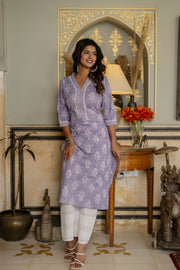 Women Purple Ethnic Printed Straight Kurta with Three Quarter Sleeves