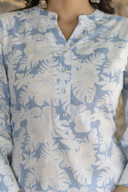 Women Blue Printed Straight Kurta with Three Quarter Sleeves