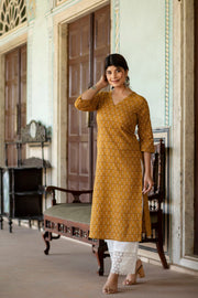 Women Yellow Ethnic Printed Straight Kurta with Three Quarter Sleeves