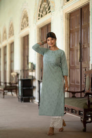 Women Green Ethnic Printed Straight Kurta with Three Quarter Sleeves