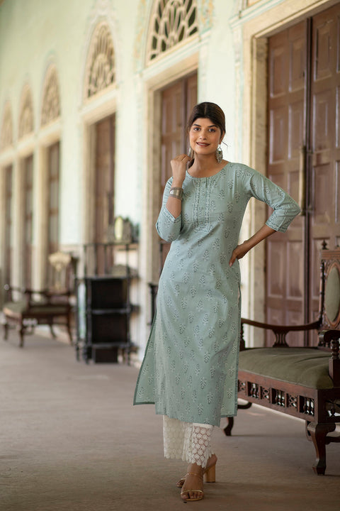 Women Green Ethnic Printed Straight Kurta with Three Quarter Sleeves