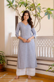 Women Purple Ethnic Printed Straight Kurta with Three Quarter Sleeves