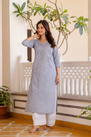 Women Purple Ethnic Printed Straight Kurta with Three Quarter Sleeves