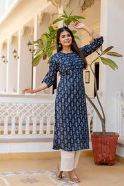 Women Navy Blue Printed Straight Kurta with Three Quarter Sleeves