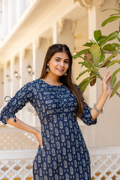 Women Navy Blue Printed Straight Kurta with Three Quarter Sleeves