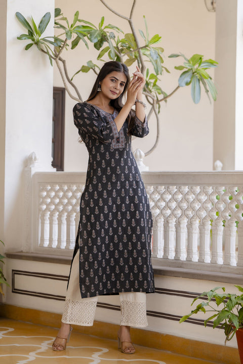 Women Black Printed Straight Kurta with Three Quarter Sleeves