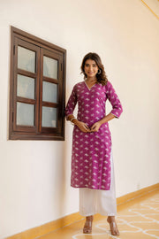 Women Purple Ethnic Printed Straight Kurta with Three Quarter Sleeves