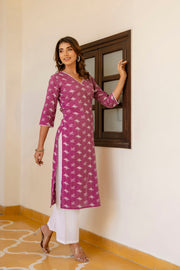 Women Purple Ethnic Printed Straight Kurta with Three Quarter Sleeves