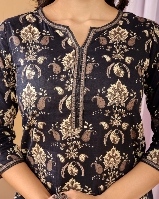 Women Black Printed Straight Tunic