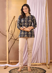 Women Black Printed Straight Tunic