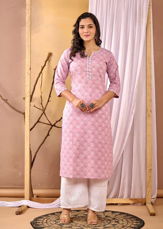 Women Mauve Printed Straight Kurta with Three Quarter Sleeves