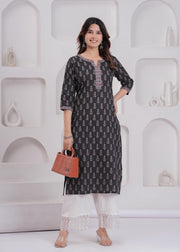 Women Black Printed Straight Kurta with Three Quarter Sleeves