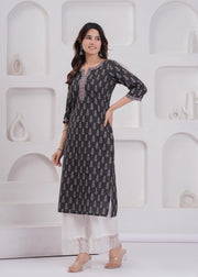 Women Black Printed Straight Kurta with Three Quarter Sleeves