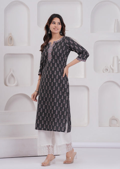 Women Black Printed Straight Kurta with Three Quarter Sleeves