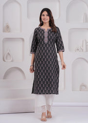 Women Black Printed Straight Kurta with Three Quarter Sleeves