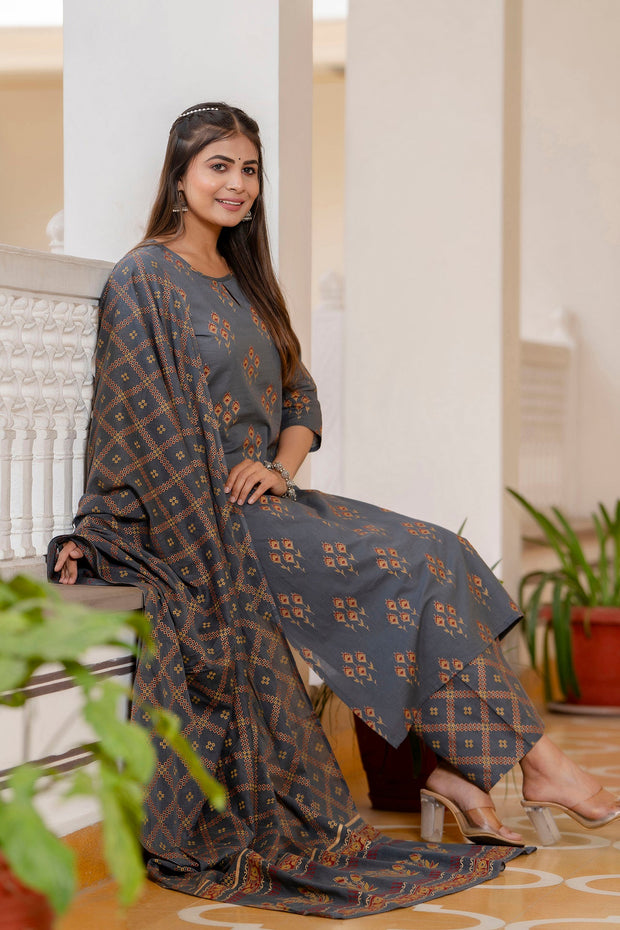 Women Grey & Gold Ethnic Motifs Print Cotton Straight Kurta Palazzos Dupatta