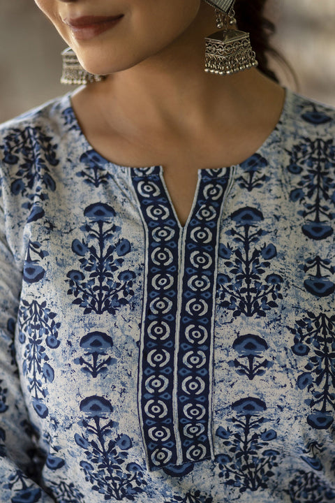 Women White & Indigo Three-Quarter Sleeves Straight Kurta With Palazzo