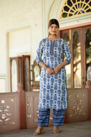 Women White & Indigo Three-Quarter Sleeves Straight Kurta With Palazzo