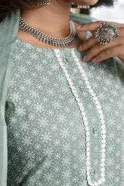 Women Green Floral Printed Straight Kurta With Plazo & Dupatta