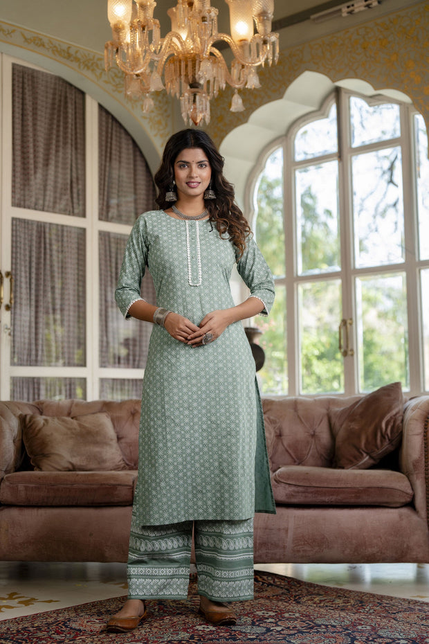 Women Green Floral Printed Straight Kurta With Plazo & Dupatta