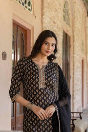 Women Black Ethnic Printed Straight Kurta With Palazzo And Chiffon Dupatta