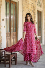 Women Red Bandhani Printed Straight Kurta With Palzzo And Dupatta