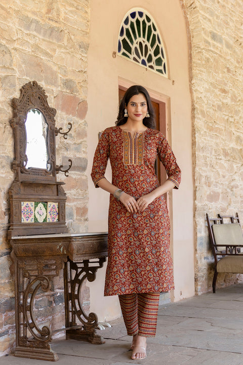 Women Maroon Ethnic Printed Straight Kurta With Trouser