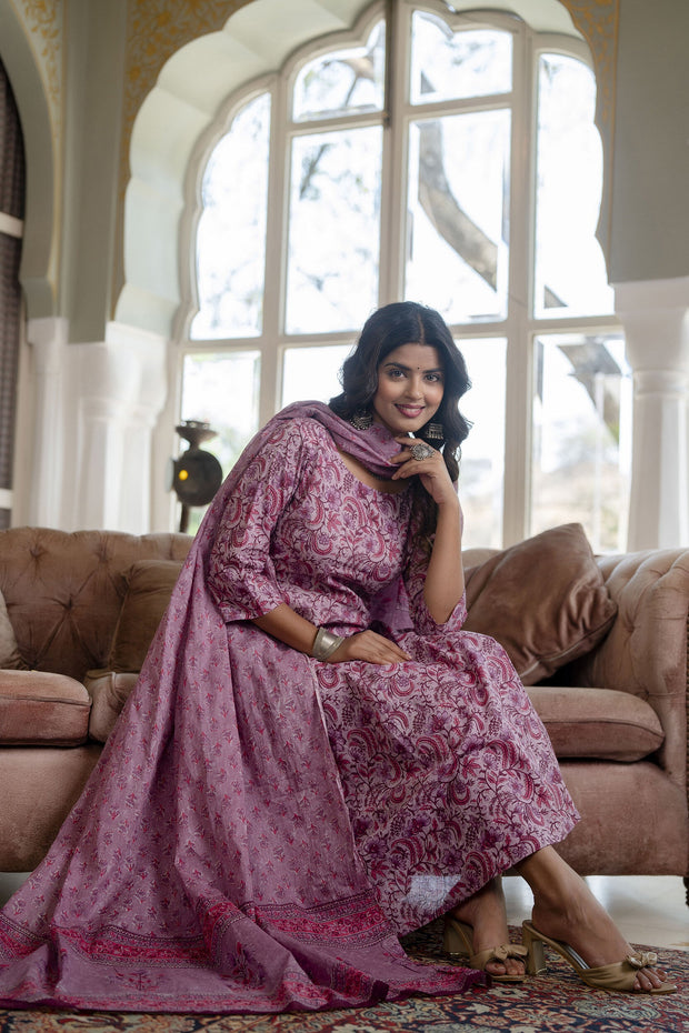Women Lavender Floral Printed Kurta With Trouser And Dupatta