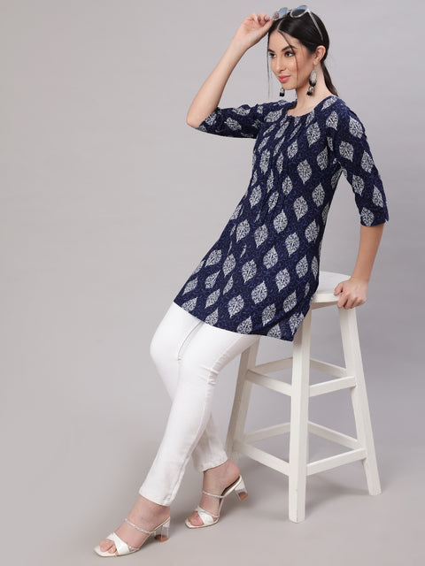 Women Blue Straight Tunic With Three Quaretr Sleeves