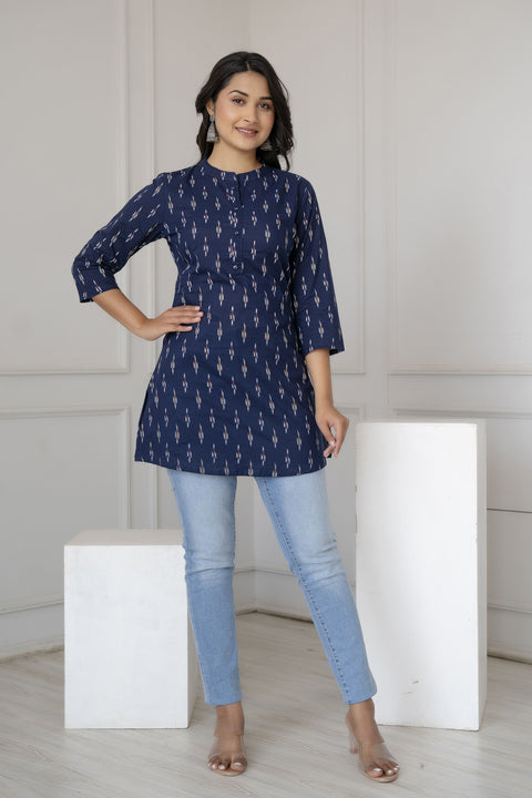 Women Blue Straight Tunic With Three Quaretr Sleeves