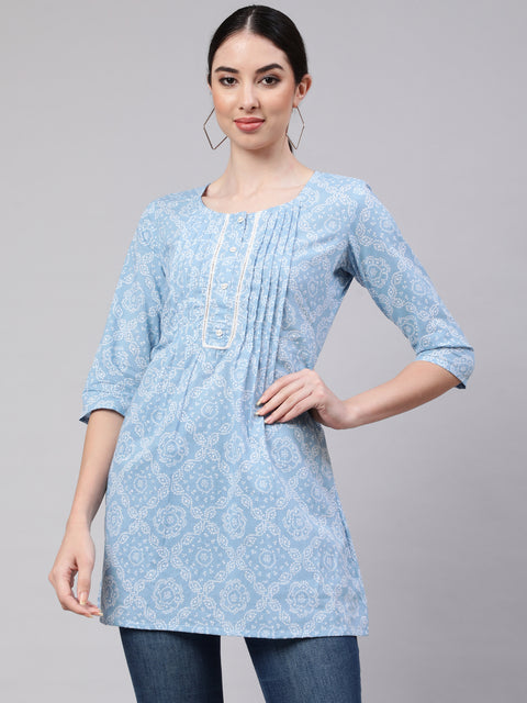 Women Blue Straight Tunic With Three Quaretr Sleeves
