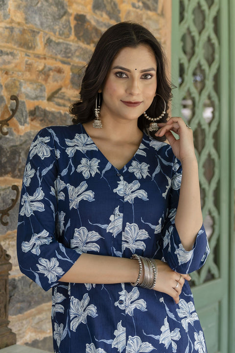 Women Blue Ethnic Printed A-Line Kurta with Three Quarter Sleeves