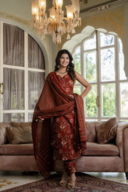 Women Rust Floral Printed Straight Kurta With Trouser And Dupatta