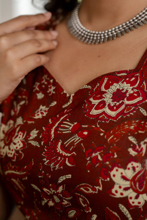 Women Rust Floral Printed Straight Kurta With Trouser And Dupatta