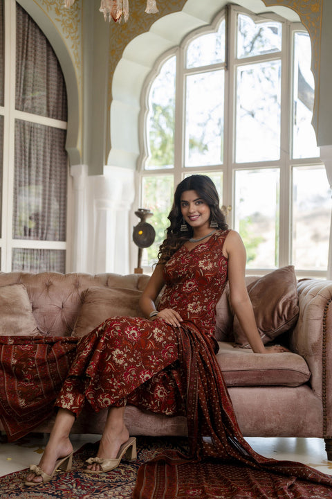 Women Rust Floral Printed Straight Kurta With Trouser And Dupatta