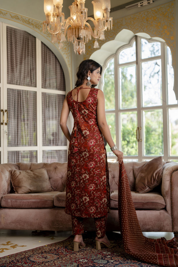 Women Rust Floral Printed Straight Kurta With Trouser And Dupatta