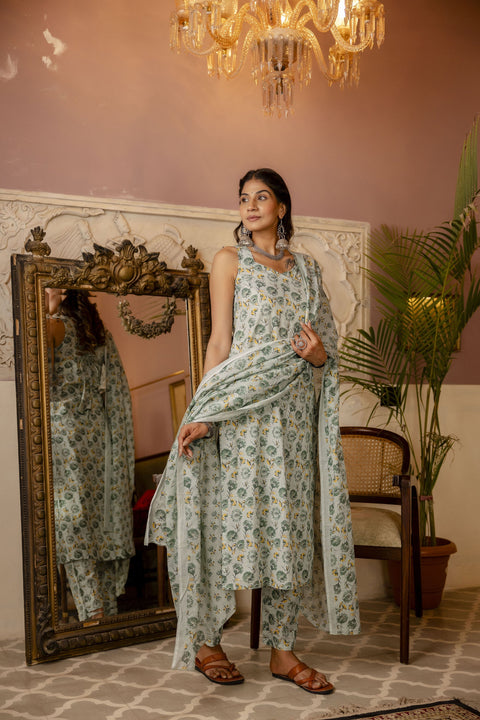 Women Green Printed Straight Kurta With Trouser And Dupatta