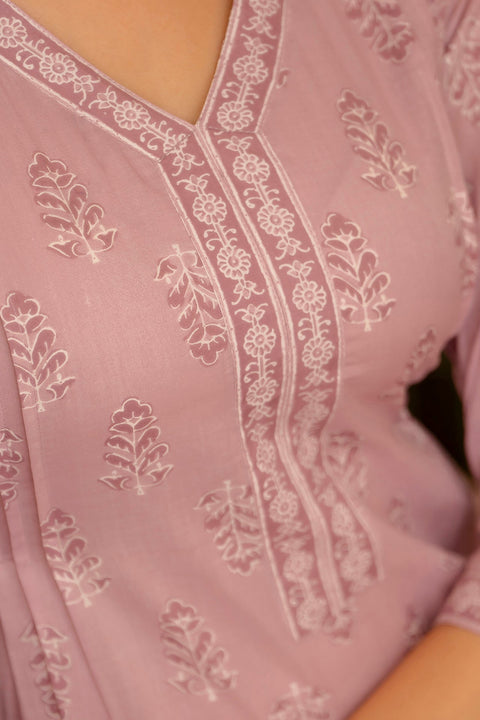 Women Purple Ethnic Printed Straight Kurta with Three Quarter Sleeves